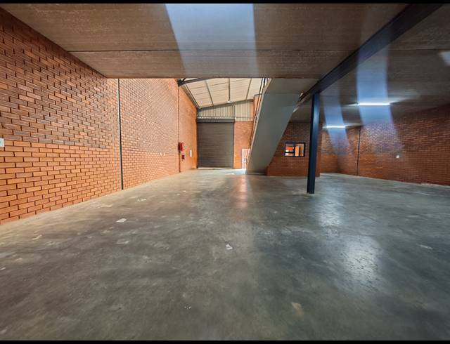 250M² WAREHOUSE TO LET IN ORMONDE